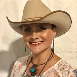 Meet your Posher, Lenice